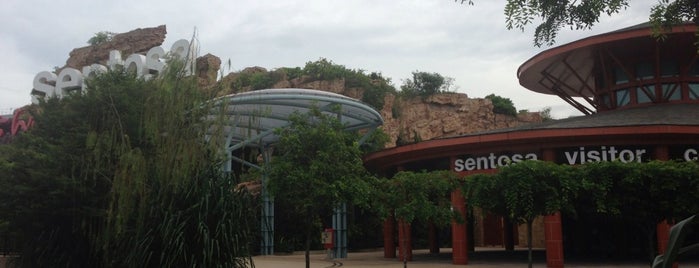 Sentosa Visitor Centre is one of Tempat yang Disukai Chriz Phoebe.