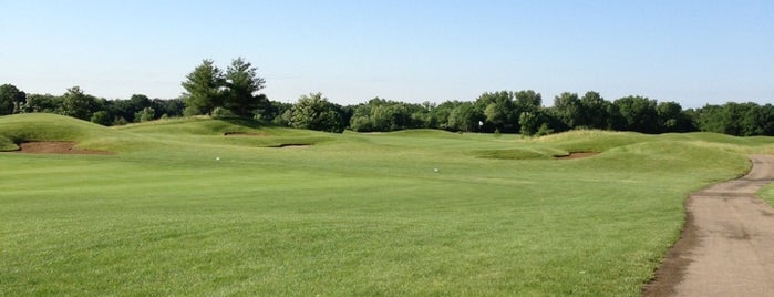 Heritage Bluffs Golf Course is one of Chicago Public Golf.