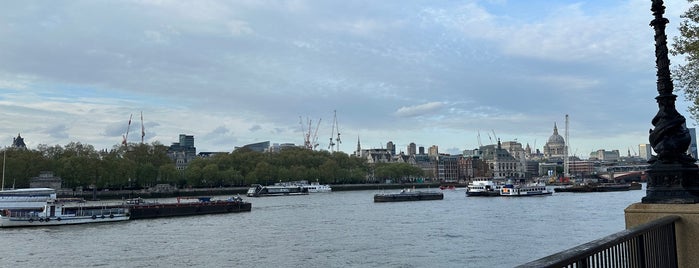 The Queen's Walk is one of London - been.