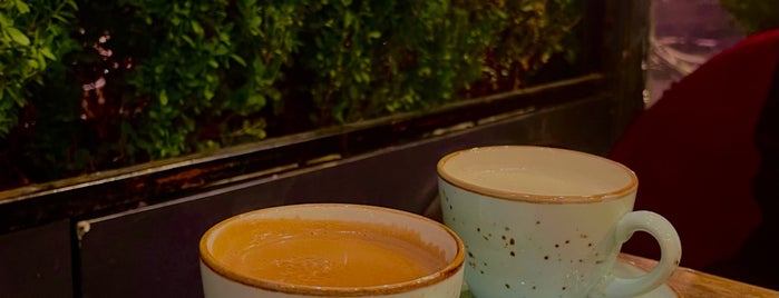 Palmiye Sokak Cafe is one of Bi çay içelim!.