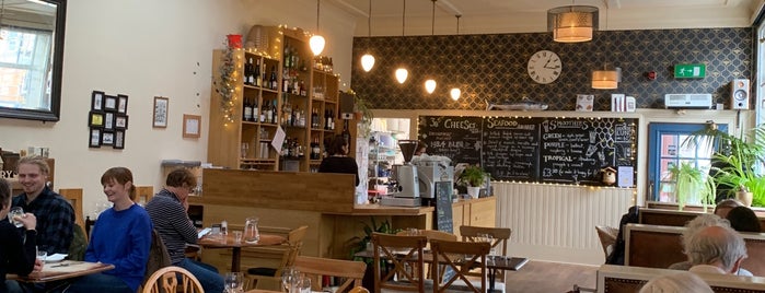 Apiary Restaurant is one of The 15 Best Places for Brunch Cocktails in Edinburgh.