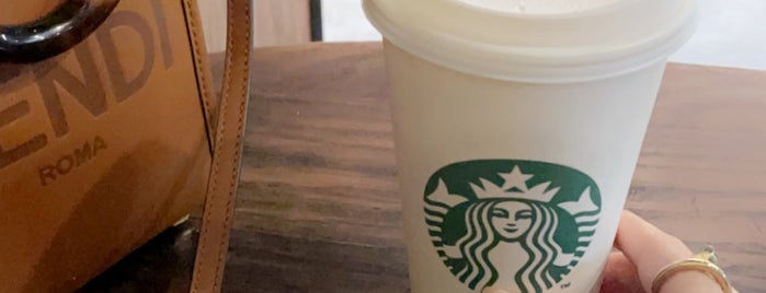 Starbucks is one of Posti che sono piaciuti a Arzu.