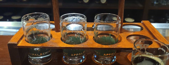 Appalachian Brewing Company is one of Lugares favoritos de Heidi.