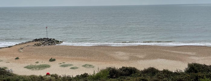 Highcliffe Beach is one of England.