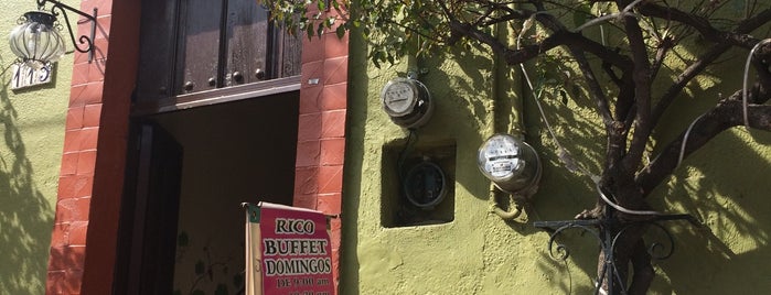 La Vid Restaurant (Vinos &Cafe) is one of Guadalajara.
