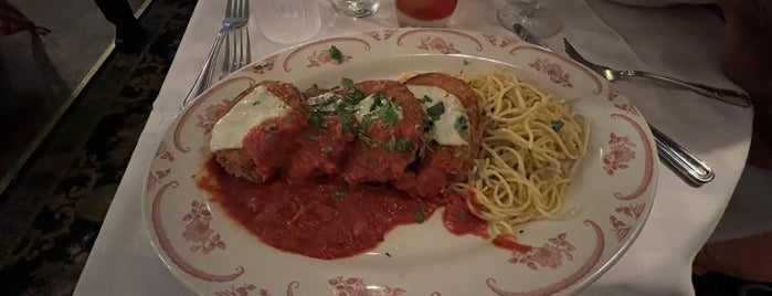 Maggiano's Little Italy is one of Favorite Food.
