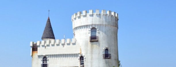 Irish Bayou Castle is one of Amanda: сохраненные места.