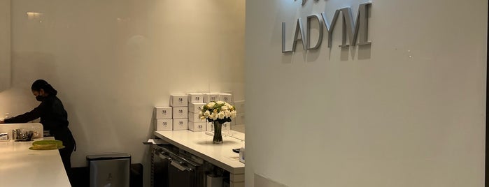 Lady M Cake Boutique is one of USA NYC Cafes.