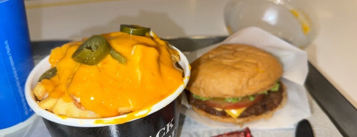 شاك برجر || Shack Burger is one of طلعة الشاليه.