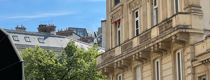 Avenue de la Grande Armée is one of Enjoy Paris.