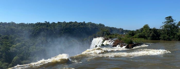 Salto San Martín is one of Tríplice fronteira é um pé em cada país. NÃO PERA!.