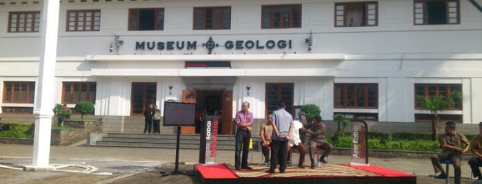 Museum Geologi is one of BANDUNG.