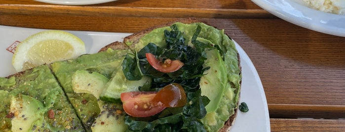 Le Pain Quotidien is one of สถานที่ที่บันทึกไว้ของ Ba6aLeE.