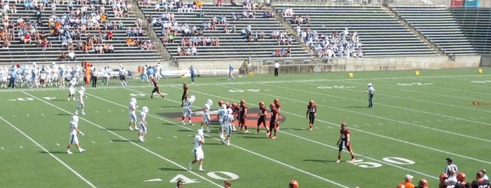 Powers Field at Princeton Stadium is one of Lugares favoritos de Peter.