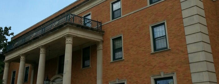 Maple Hall is one of UNT Freshman Tour.