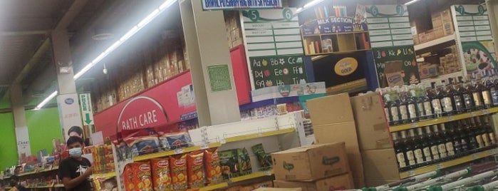 CSI Supermarket is one of สถานที่ที่ Kimmie ถูกใจ.