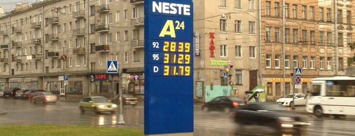 Neste Oil АЗС №433 (A24) is one of สถานที่ที่ Elena ถูกใจ.