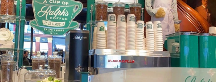 Ralph’s Coffee is one of สถานที่ที่บันทึกไว้ของ Rawan.