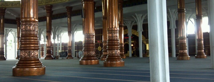 Masjid at-taqwa is one of สถานที่ที่ Yunus ถูกใจ.