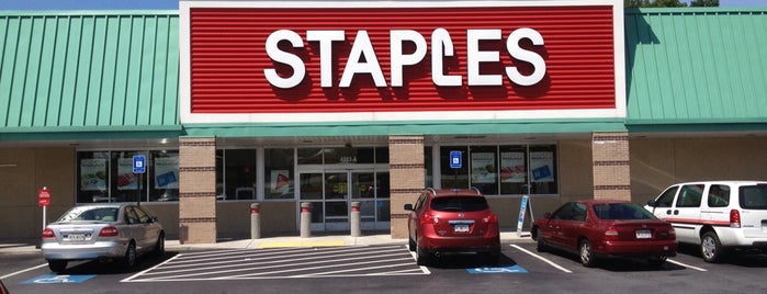 Staples is one of Lugares favoritos de Frank.