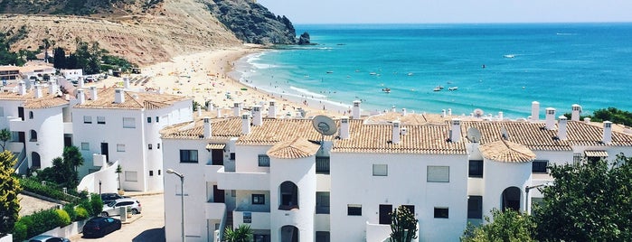 Praia da Luz is one of Guía de Portugal.