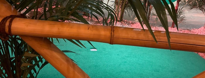 Treetop Adventure Golf is one of Tristan'ın Beğendiği Mekanlar.