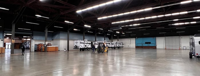 Portland Expo Center is one of Orte, die Ricardo gefallen.