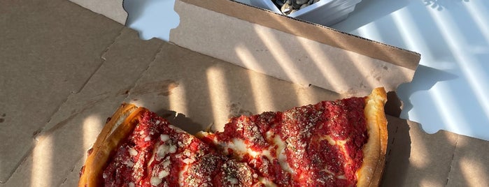 The Art of Pizza is one of Chicago to-do.
