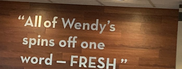 Wendy’s is one of สถานที่ที่ Latonia ถูกใจ.