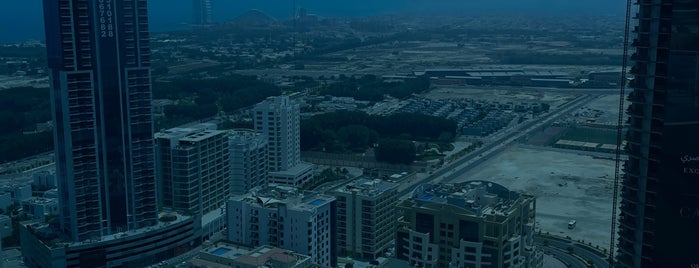 Fraser Suites Dubai is one of สถานที่ที่ Anirudh ถูกใจ.