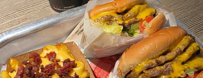 The California Burger is one of Riyadh🇸🇦.