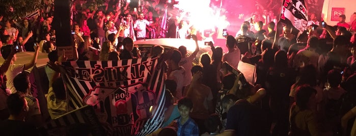Hatay Beşiktaşlılar Dernegi is one of Ben Yeni Bmw Türkiye Araba Alacam 2015.