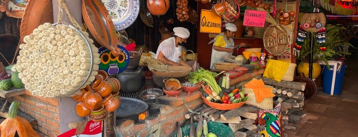 Feria Nacional del Mole is one of Tempat yang Disukai Giovo.