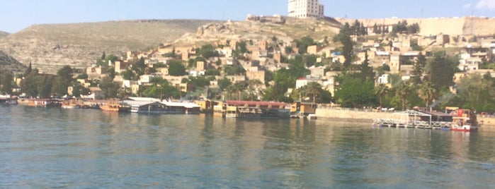 Halfeti Seyir Tepesi is one of สถานที่ที่ Koroglu ถูกใจ.