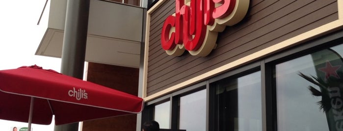 Chili's Grill & Bar is one of Tempat yang Disukai Axel.