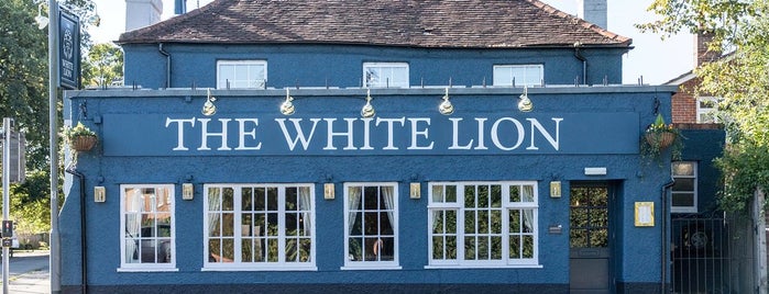 White Lion is one of สถานที่ที่ Carl ถูกใจ.