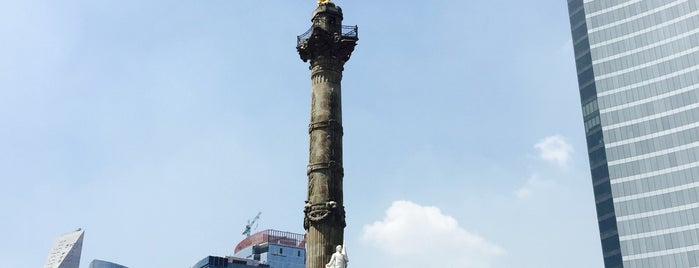 Monumento a la Independencia is one of Locais curtidos por Julio.