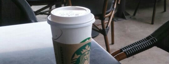 Starbucks is one of Tempat yang Disukai Rogelio.