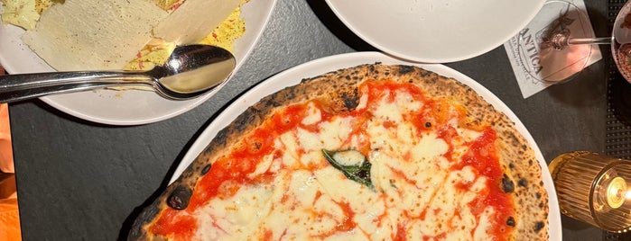 L’antica Pizzeria da Michele is one of NYC Food to Try.