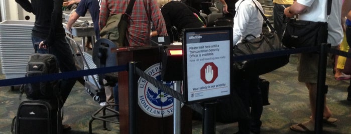 TSA Security Checkpoint is one of Locais curtidos por Adam.