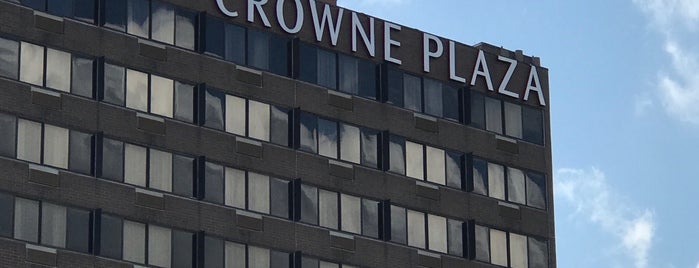 Crowne Plaza Danbury is one of Connecticunt restaurants.