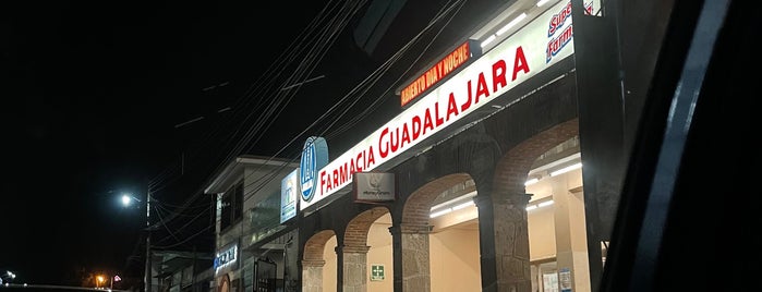 Farmacia Guadalajara is one of Lugares favoritos de Armando.