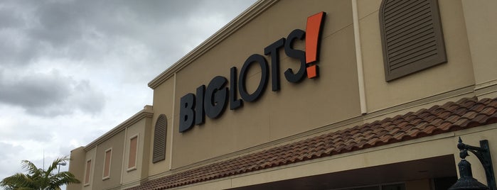 Big Lots is one of Christianさんのお気に入りスポット.