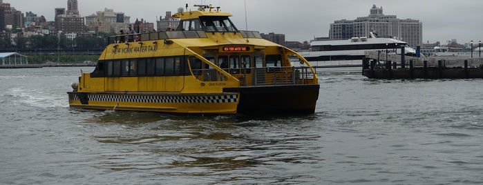 New York Water Taxi - Pier 16, South St Seaport is one of Christian'ın Beğendiği Mekanlar.
