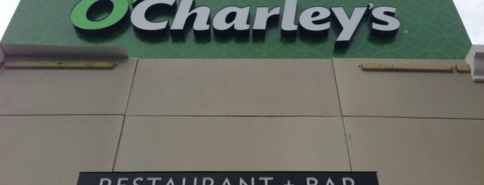 O'Charley's is one of Lieux qui ont plu à Matt.