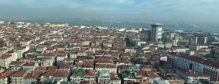 DoubleTree by Hilton Hotel Istanbul - Avcilar is one of Orte, die Florence gefallen.