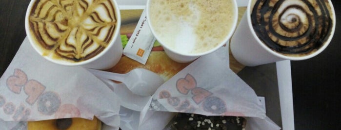 Loops & Coffee is one of สถานที่ที่ Fabiola ถูกใจ.