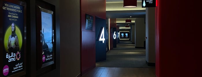 AMC Cinemas is one of Lugares favoritos de Alanoud.