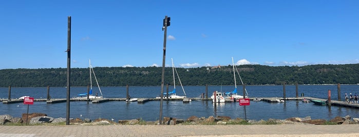 Dyckman Street Boat Marina is one of Parks.