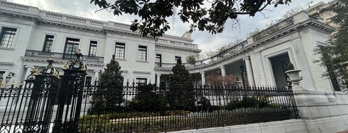 The Armstrong House is one of Savannah.